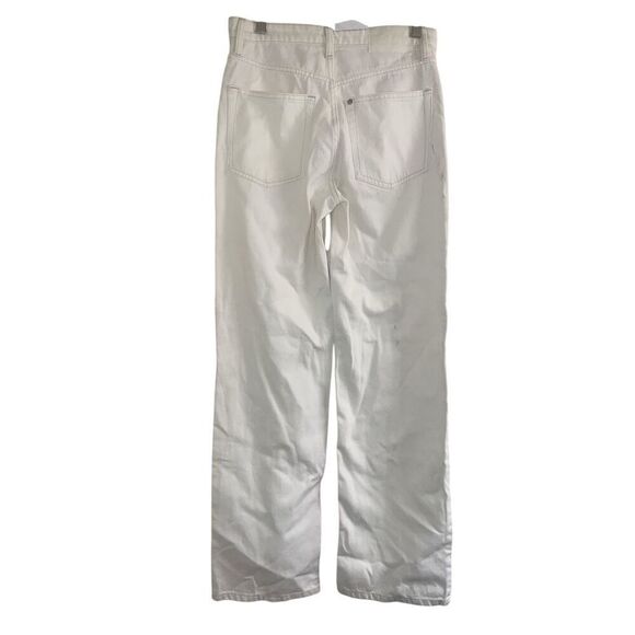 ✨H&M WHITE WIDE ULTRA HIGH SZ 6 WHITE JEANS✨ - Picture 3 of 10